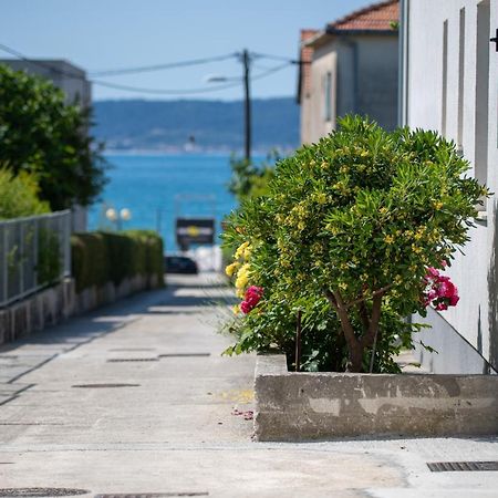Apartments Lovor & Lavanda Kastela Bagian luar foto