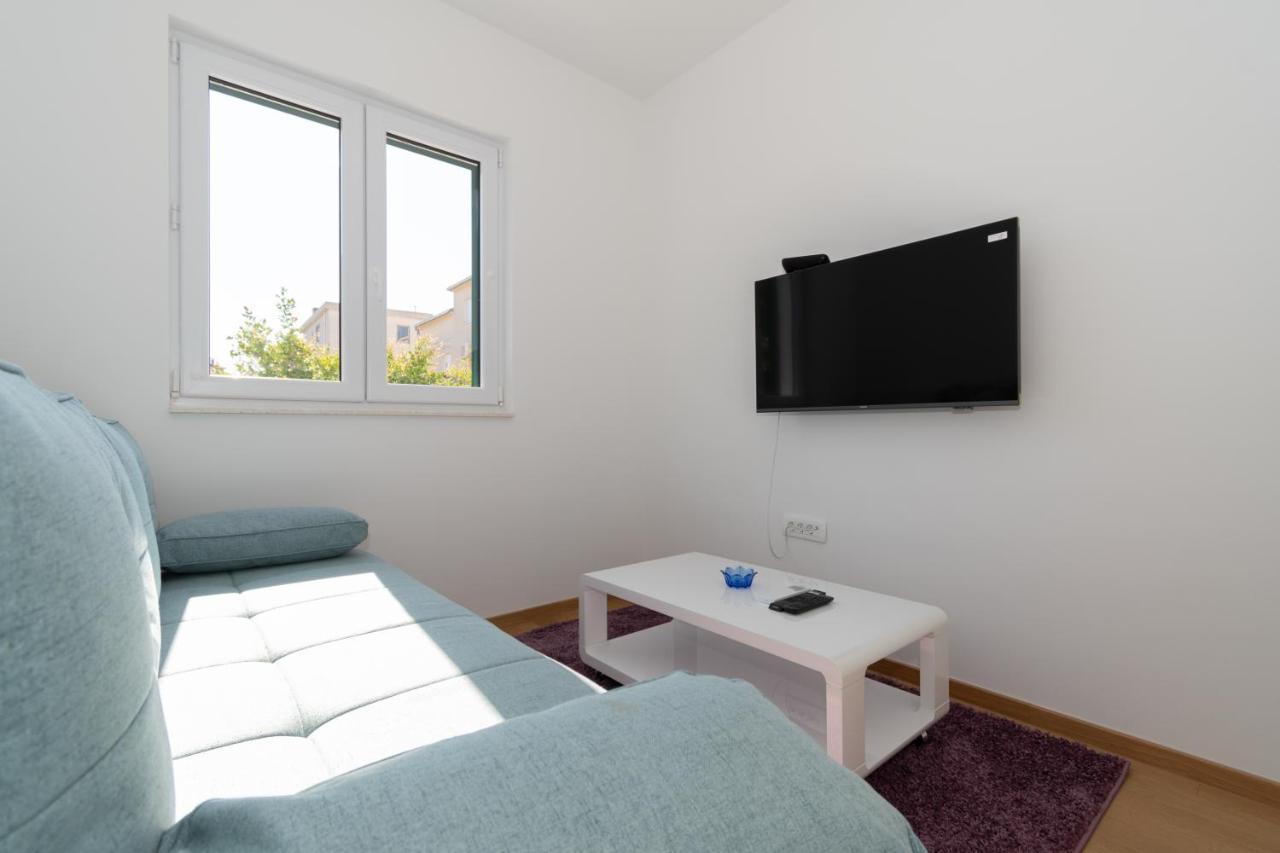 Apartments Lovor & Lavanda Kastela Bagian luar foto